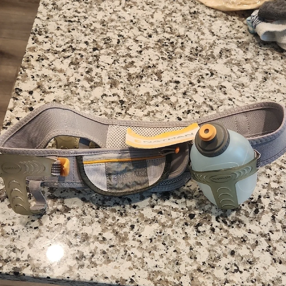Natan Gray and Yellow Hydration Belt